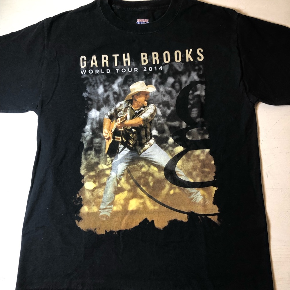 Garth Brooks World Tour 2014 Graphic Tee - Black with Yellow Print, Medium,
